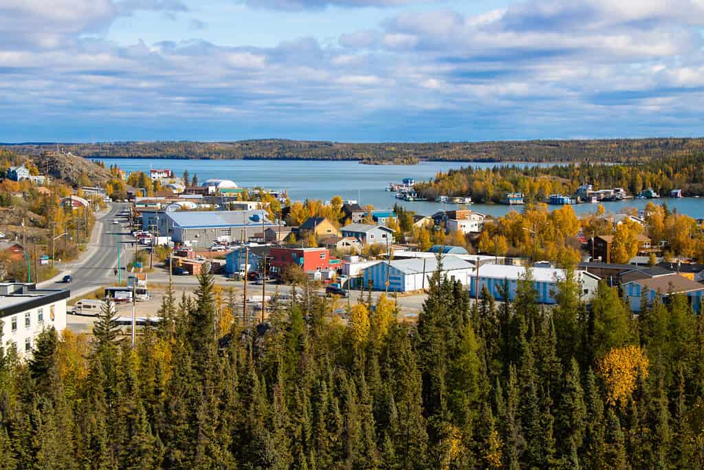 Bella vista sulla città a Yellowknife, Territori del Nordovest, Canada