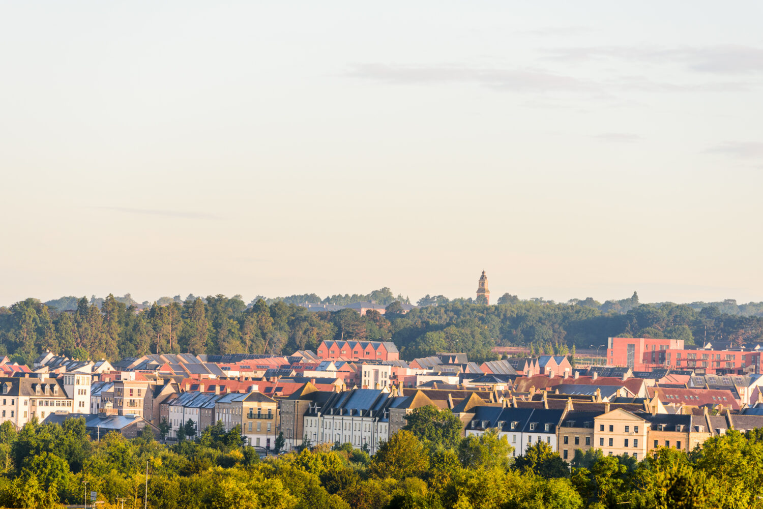 Vista mattutina del paesaggio urbano della città di Northampton Upton Inghilterra, Regno Unito
