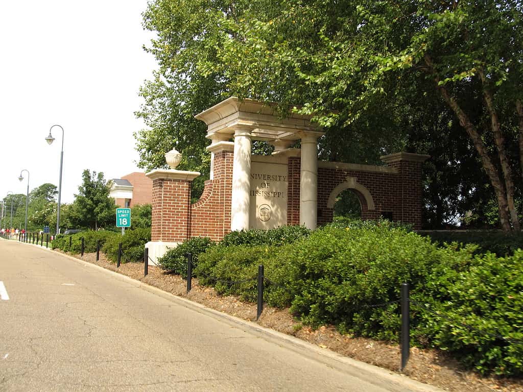 segno per l'Università del Mississippi a Oxford. 