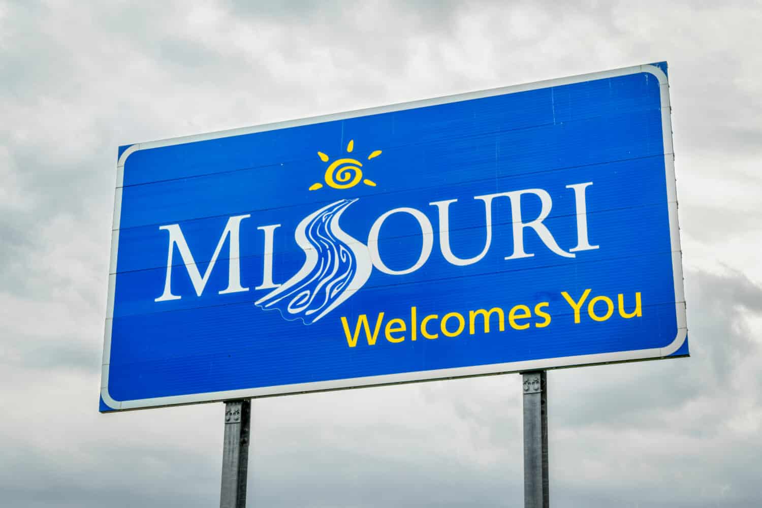 Il Missouri ti dà il benvenuto - un cartello stradale al confine di stato con l'Illinois