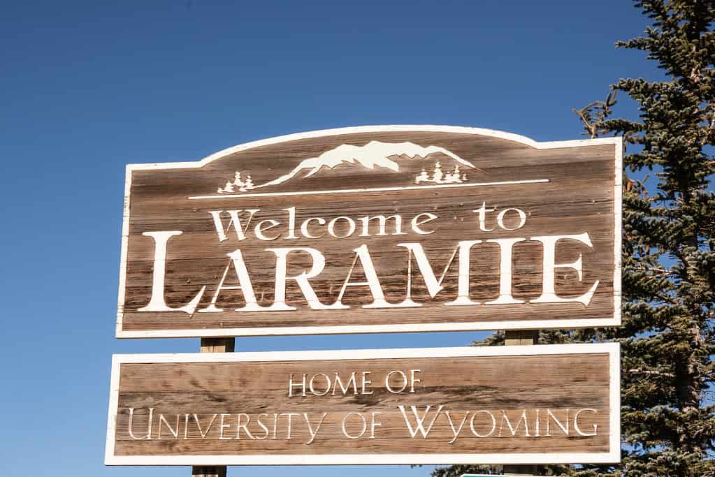 Benvenuti a Laramie Sign