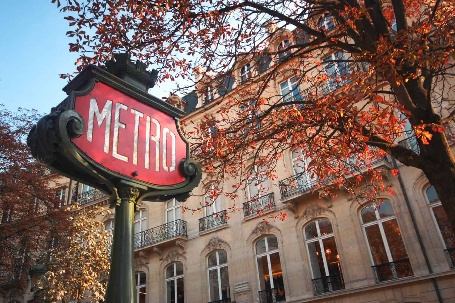 Segno della metropolitana a Parigi - orizzontale