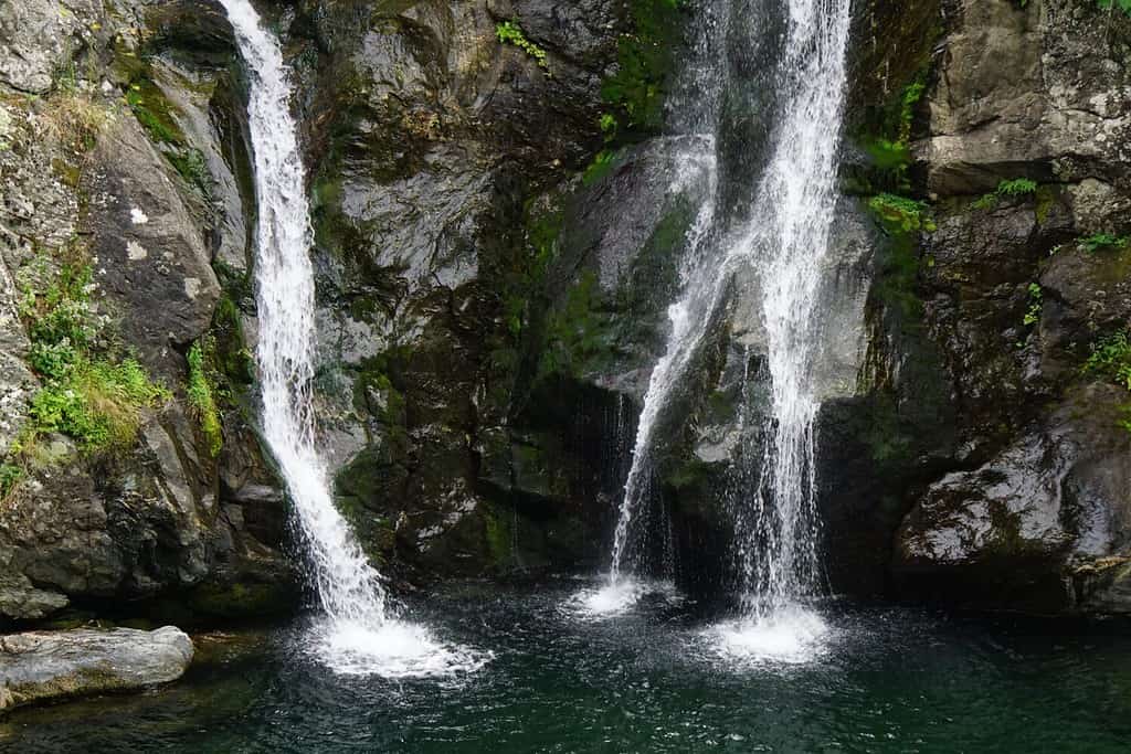 Vista delle cascate Bash Bish a Mount Washington, Massachusetts