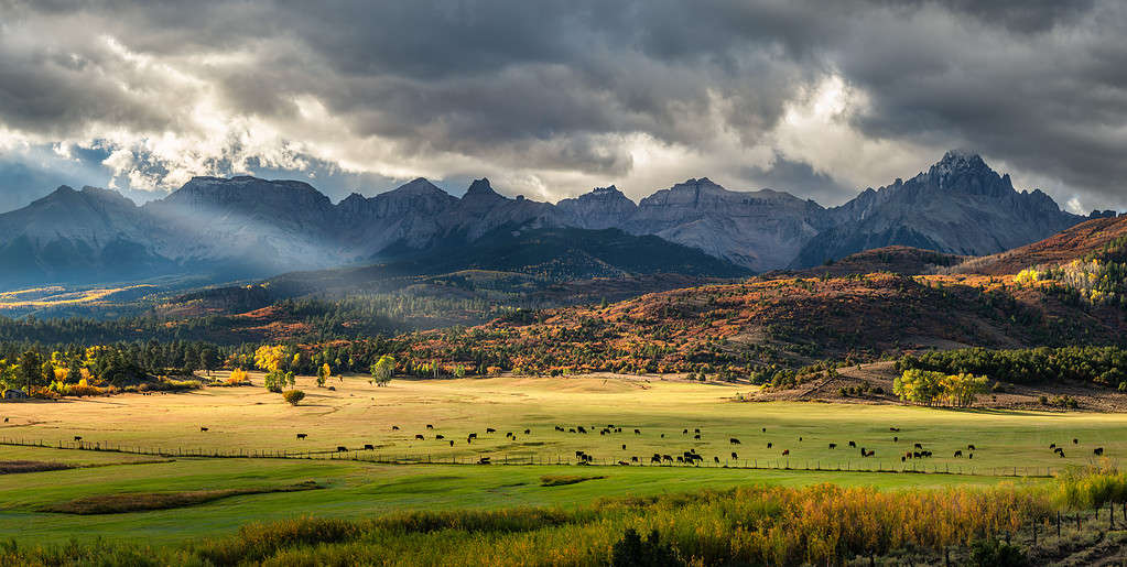 Autunno in un ranch in Colorado vicino a Ridgway - County Road 9 - Ralph Lauren Double RL - Montagne Rocciose