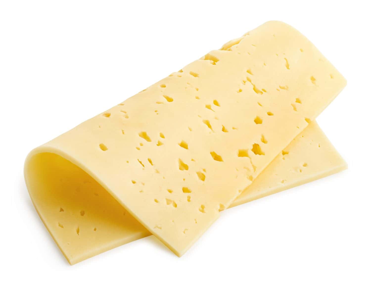 Una fetta piegata di formaggio svizzero tilsiter isolata su sfondo bianco