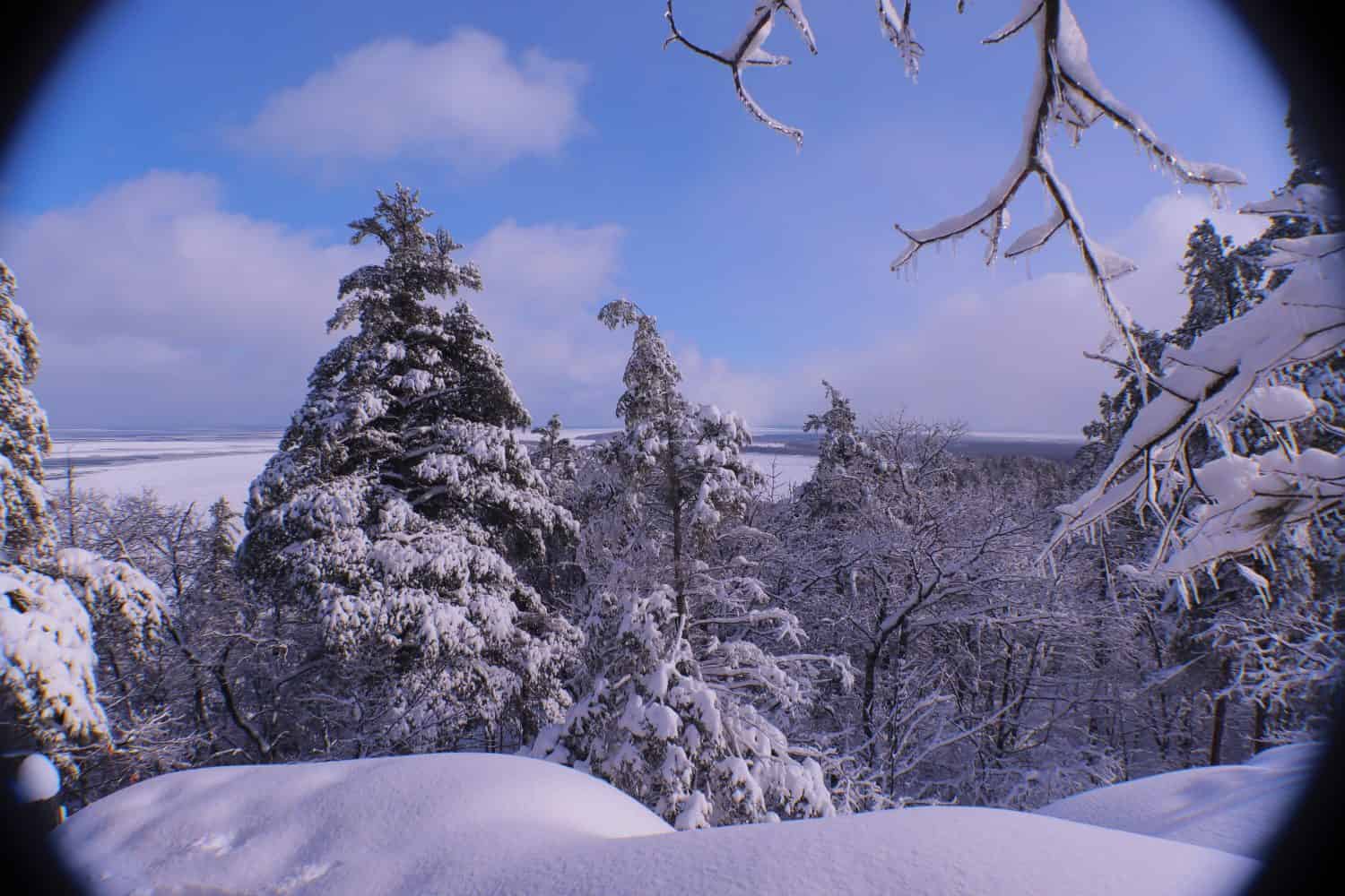 La vista dal Pan di Zucchero, dopo una tempesta di neve. Marquette Michigan.