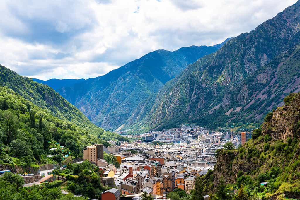 Veduta aerea della città di Andorra la Vella, capitale di Andorra