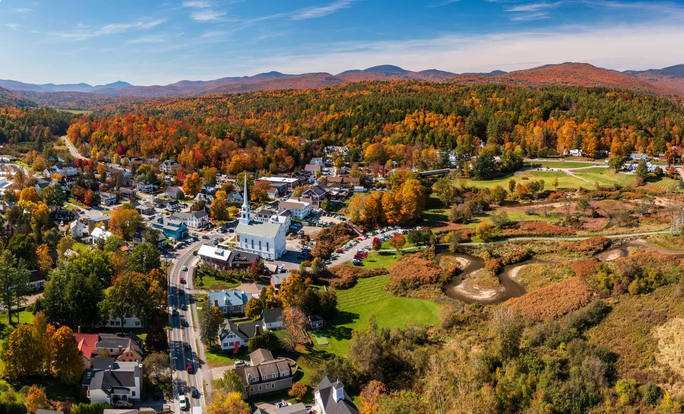 Veduta aerea della città di Stowe in autunno