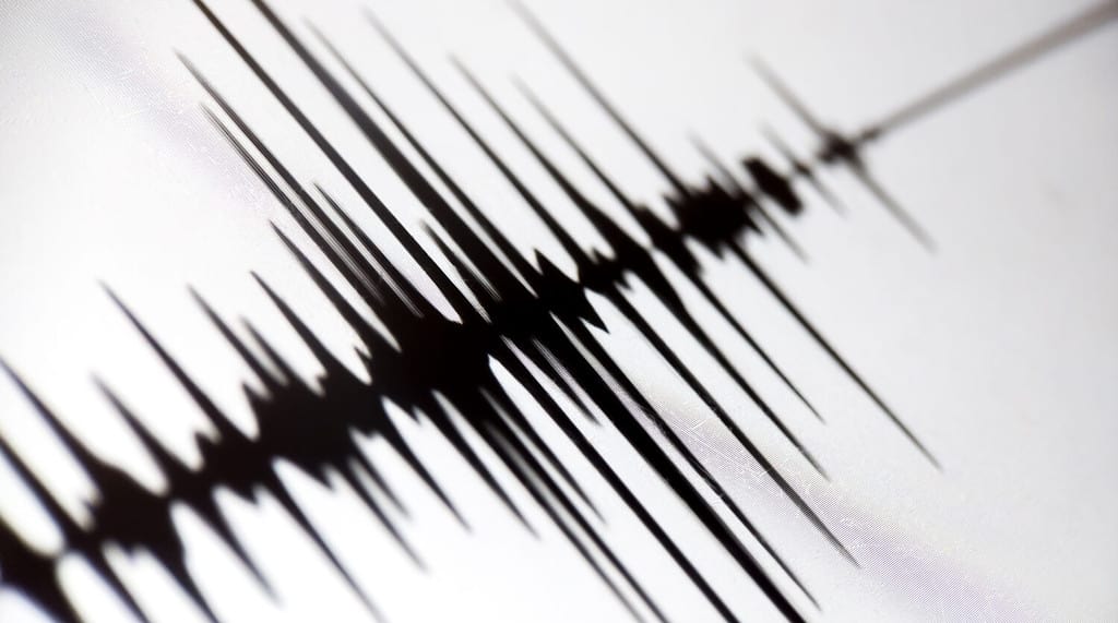 Sebbene le scosse di ghiaccio e i terremoti creino onde sismiche, non sono la stessa cosa. 