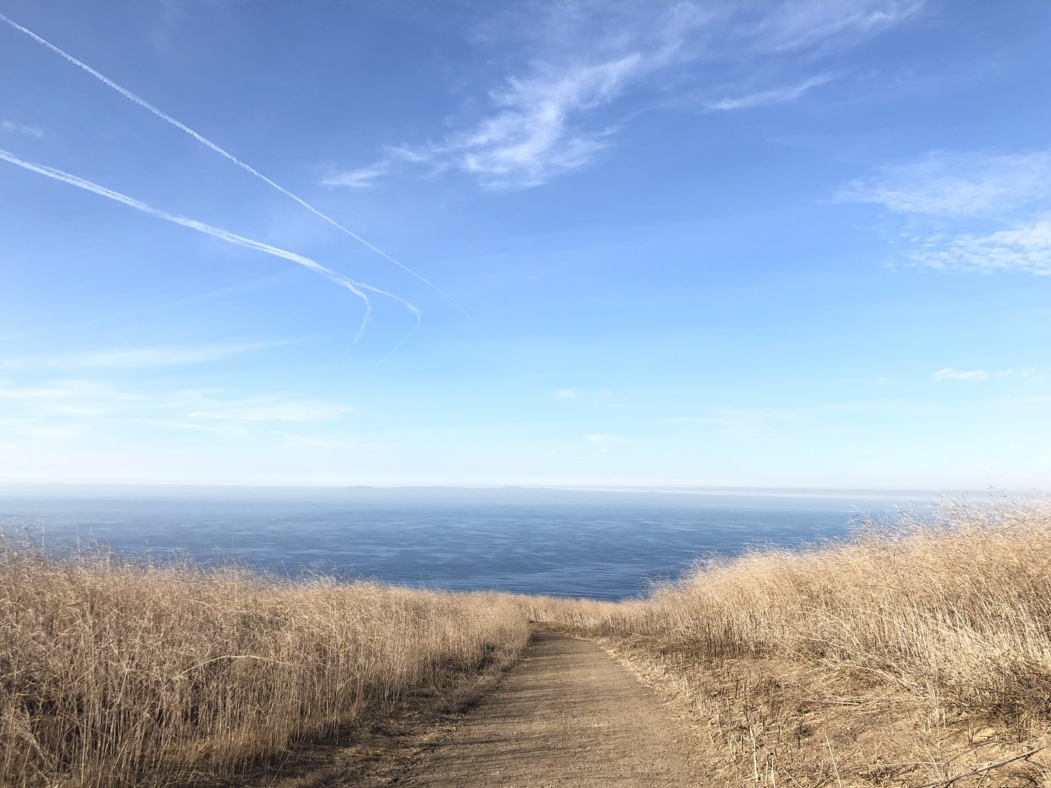 Vista dell'oceano Pacifico dall'escursione El Moro Canyon Trail