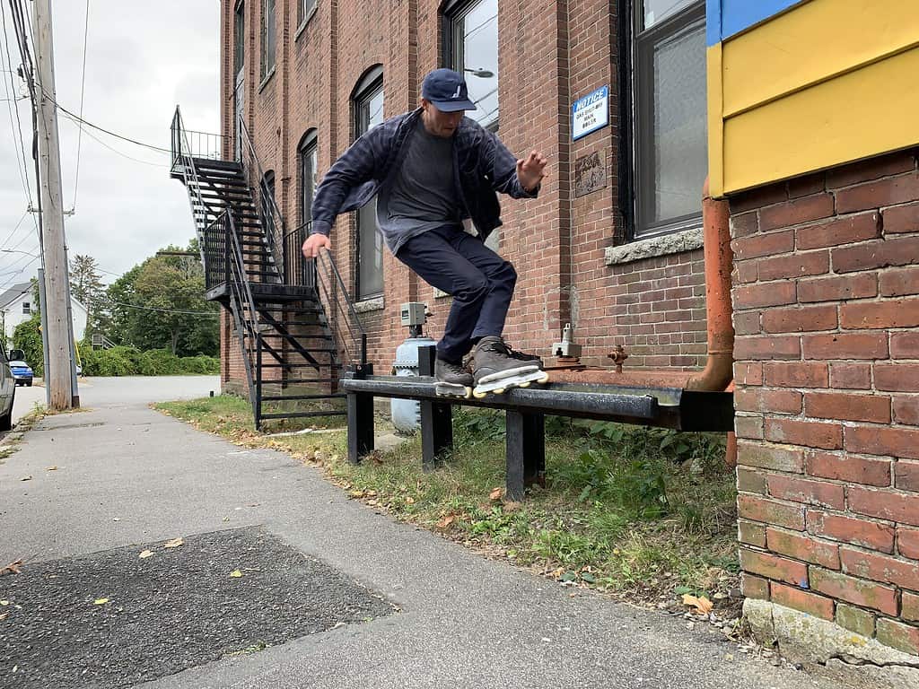 Pattinaggio in linea aggressivo