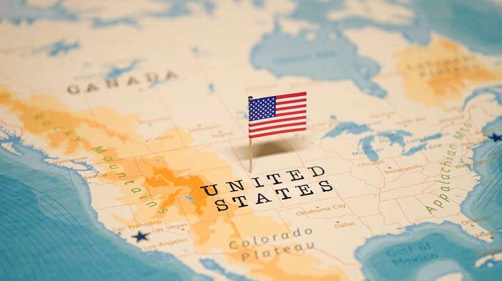 La bandiera degli Stati Uniti sulla mappa del mondo.