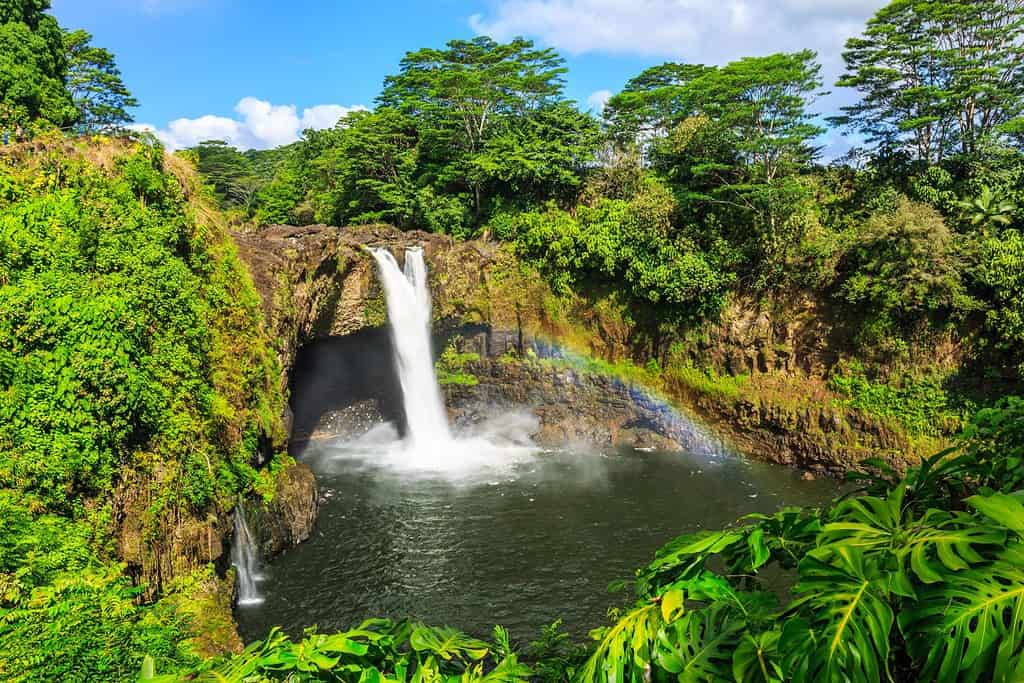 Hawaii, Cascate Arcobaleno a Hilo. Parco statale del fiume Wailuku