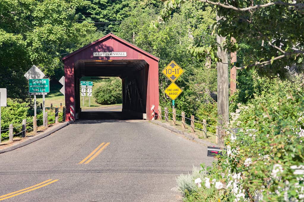 Il ponte coperto della Cornovaglia occidentale si trova in Cornovaglia, nel Connecticut.