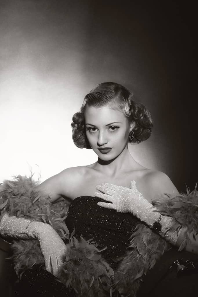 Stile film noir.  Ritratto femminile