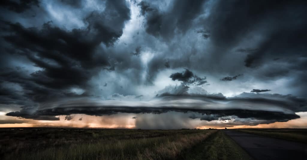 Si forma un grande tornado